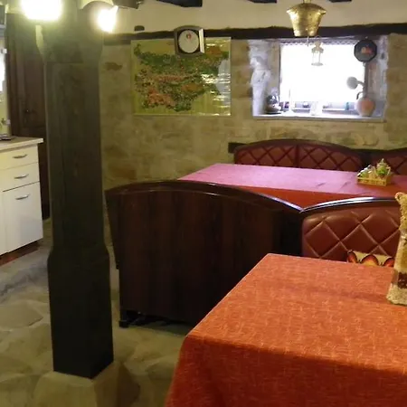 Casa de hóspedes Klisarova House Apriltsi (Lovech)